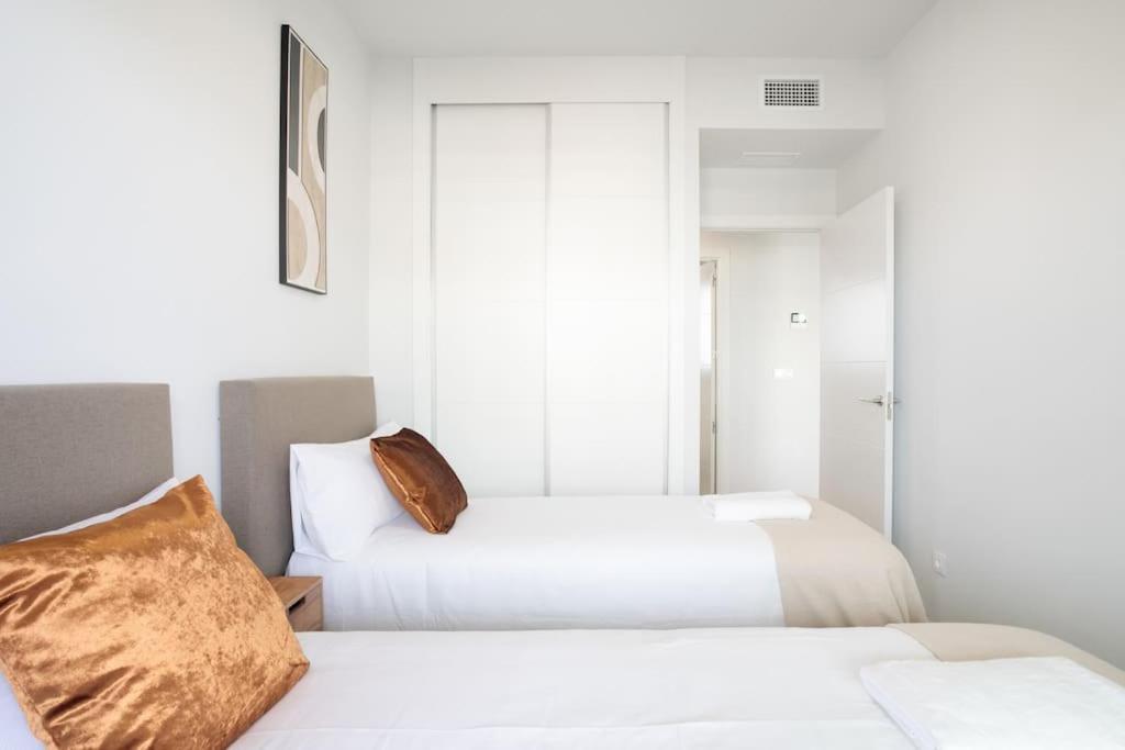 Arenales Terrace Refugee New Apartment With Pool And Gym Ареналес дел Сол Екстериор снимка