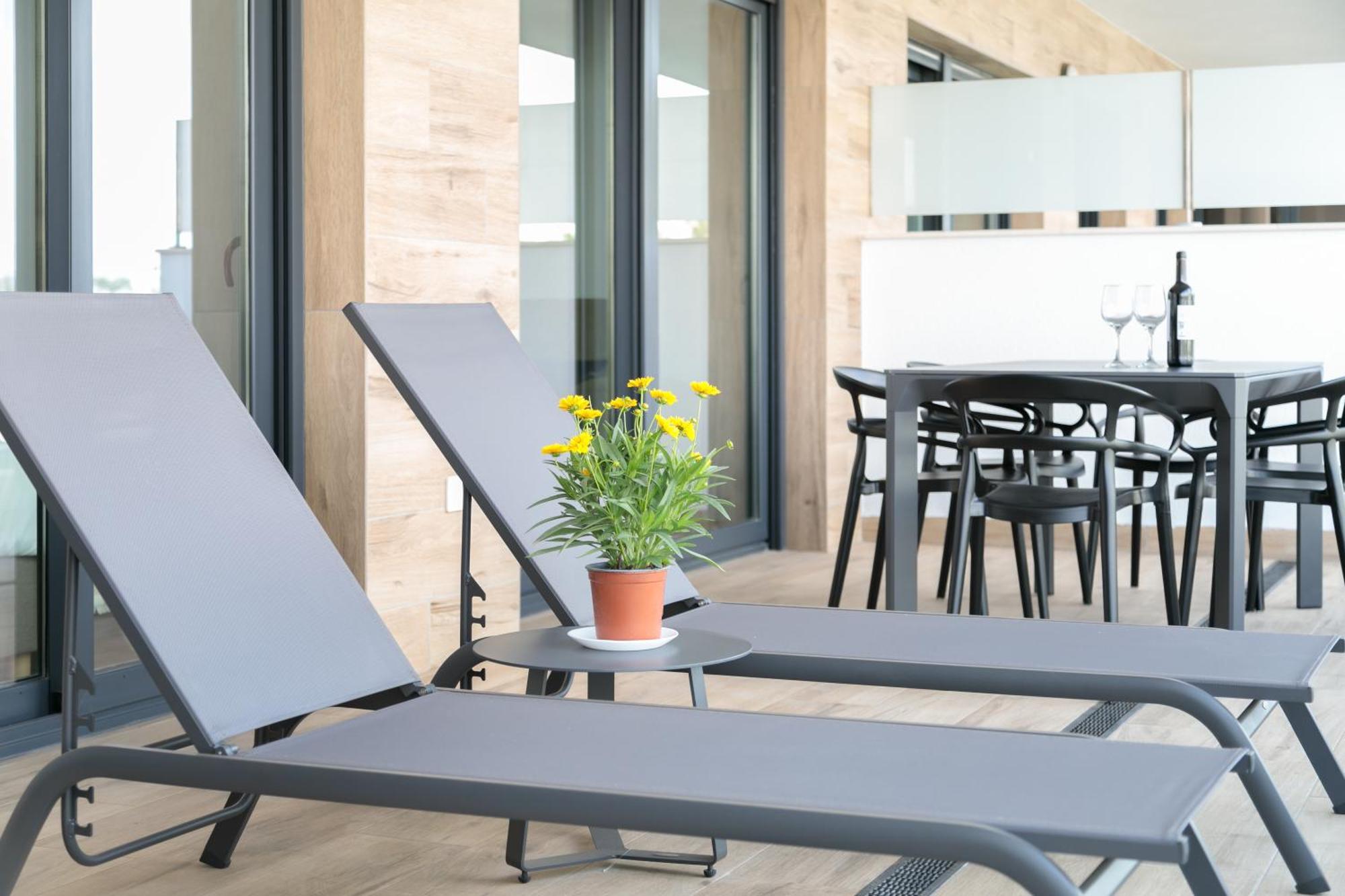 Arenales Terrace Refugee New Apartment With Pool And Gym Ареналес дел Сол Екстериор снимка